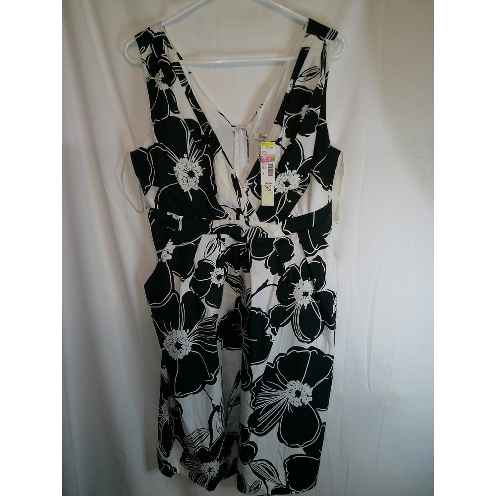 Corey P Floral Print Sleeveless Dress V-Neckโ Black White Size 14 $60 NWT